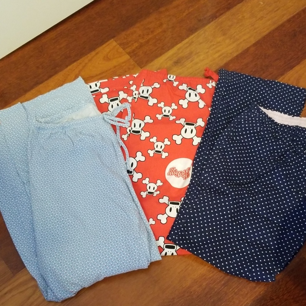 A set of 3 long pajama pants
